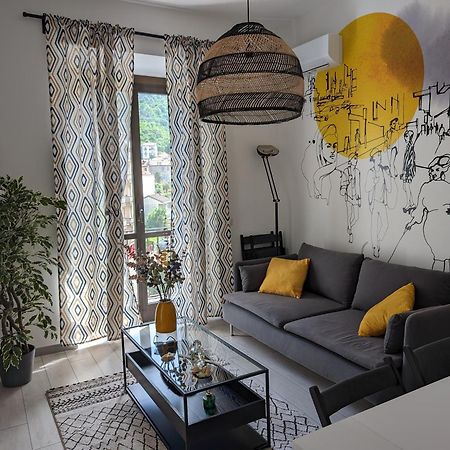 Bright Flat Just 10 Minutes From The City Centre Como Buitenkant foto