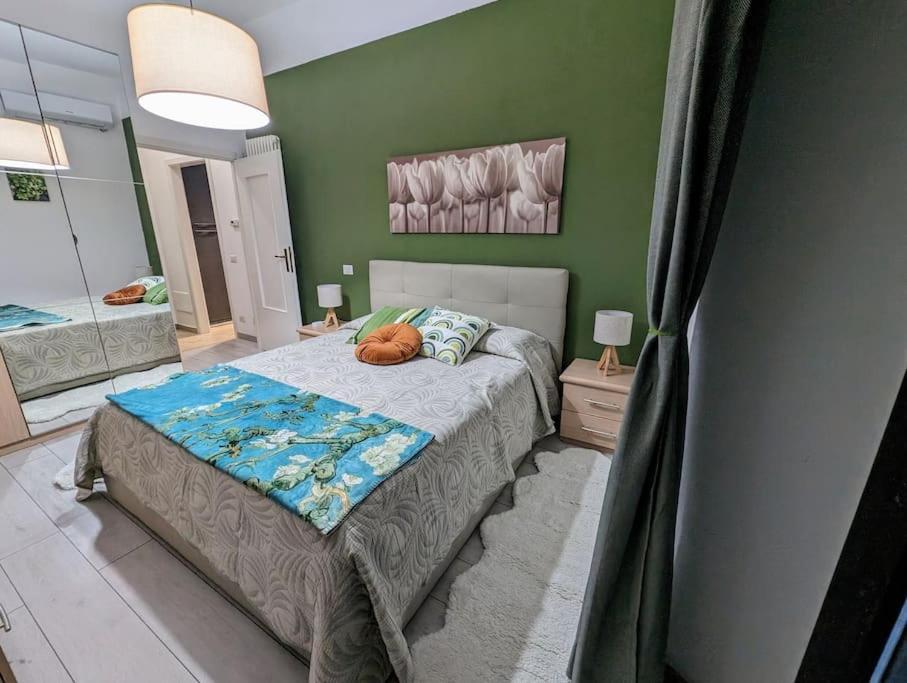 Bright Flat Just 10 Minutes From The City Centre Como Buitenkant foto