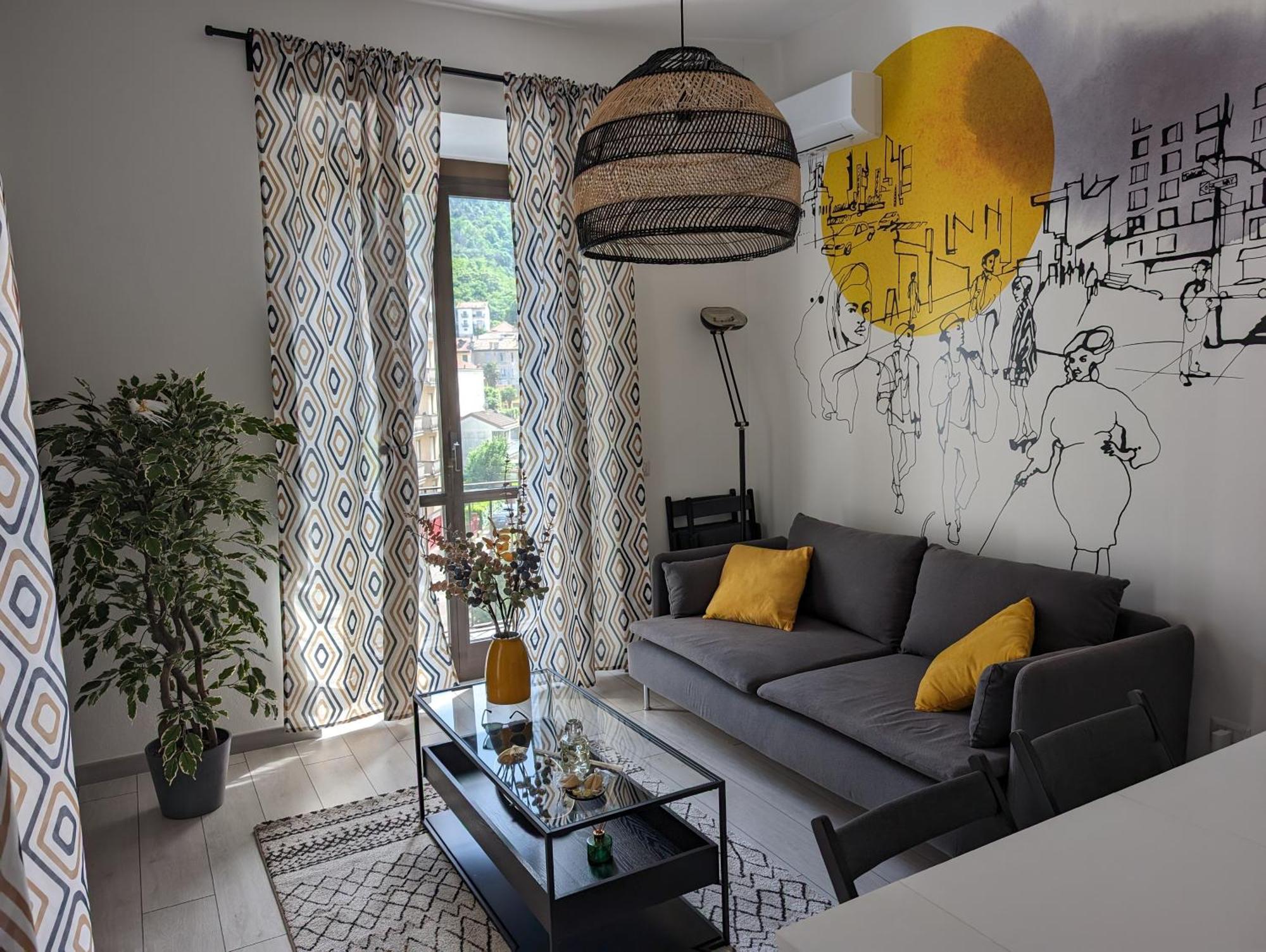 Bright Flat Just 10 Minutes From The City Centre Como Buitenkant foto
